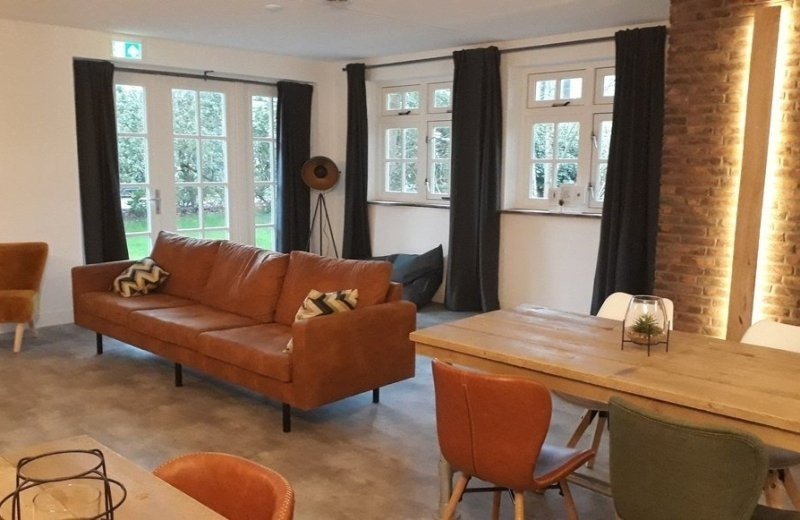Groepsaccommodatie in gelderland woonkamer